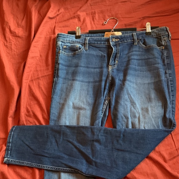 Hollistier Jeans great condition! Size 15R (w32 L30) - Picture 4 of 4